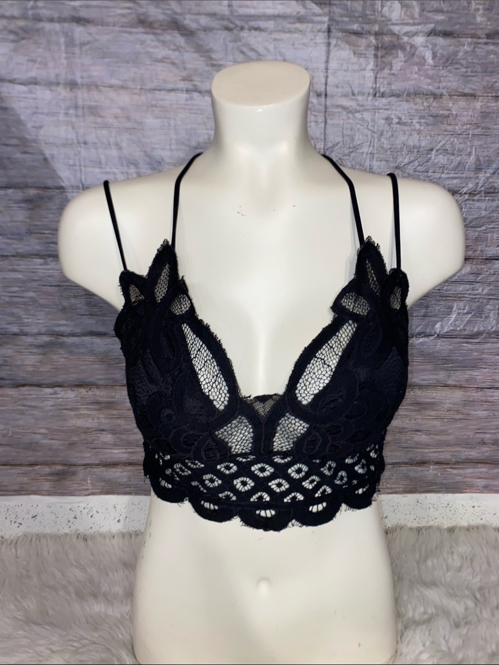 Zenana Outfitters Black Lace Bralette with Scalloped Band